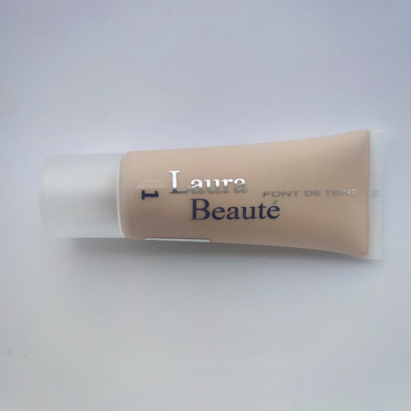 Laura beauté- fonds de  teint -01 pêche -40ml